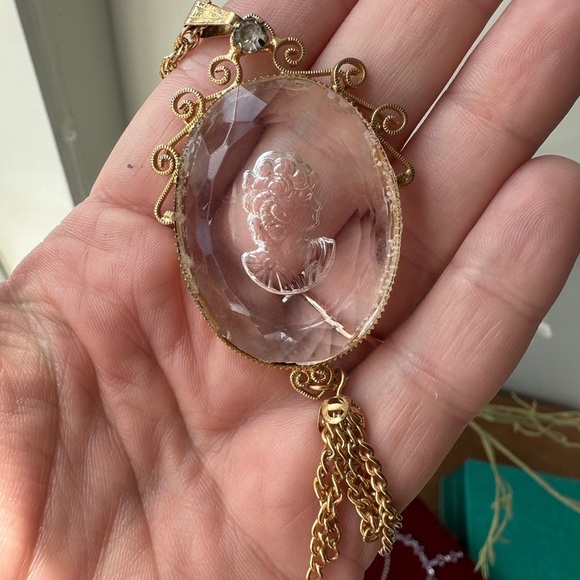 Vintage Jewelry - Vintage intaglio glass Cameo Pendant with gold plated chain